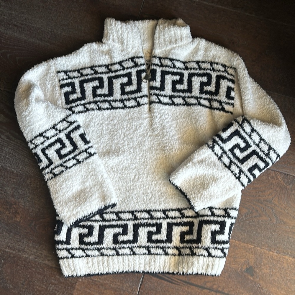 Apres Women’s soft fuzzy sweater XS